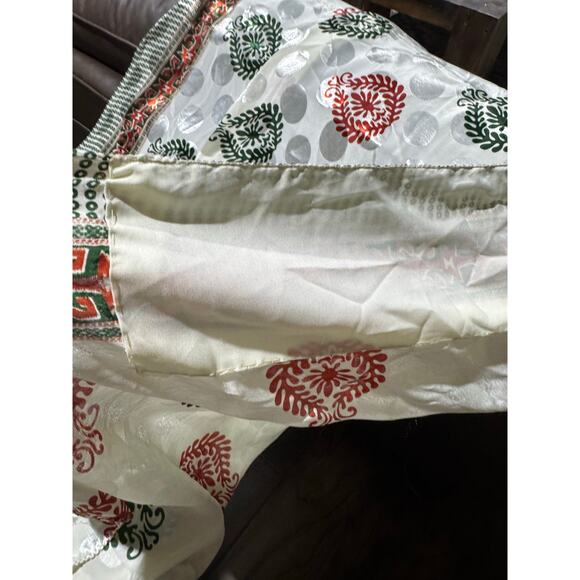 Vintage silk feel fabric 5 yards Soft Flowy Ethnic Sheer Red Green Cream - Picture 3 of 6